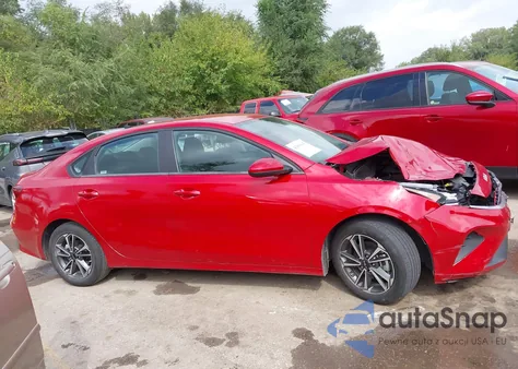 2024 Kia Forte Lxs z USA, uszkodzony, nr VIN 3KPF24AD5RE783270